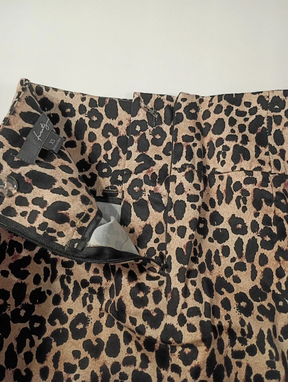 twentyone Size XS Animal Print Mini Skirt Zipper Close